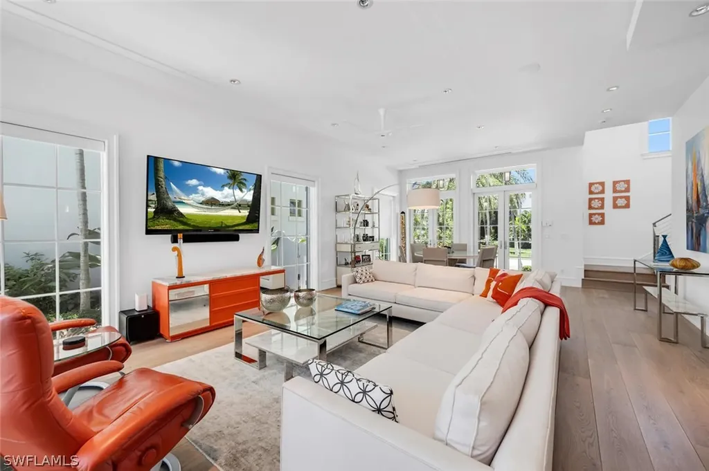 982 9th Avenue S Naples FL 34102