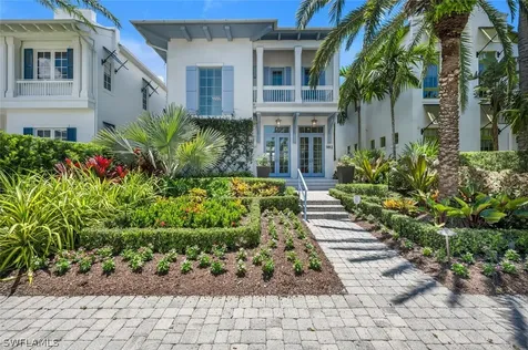 982 9TH Avenue S Naples FL 34102