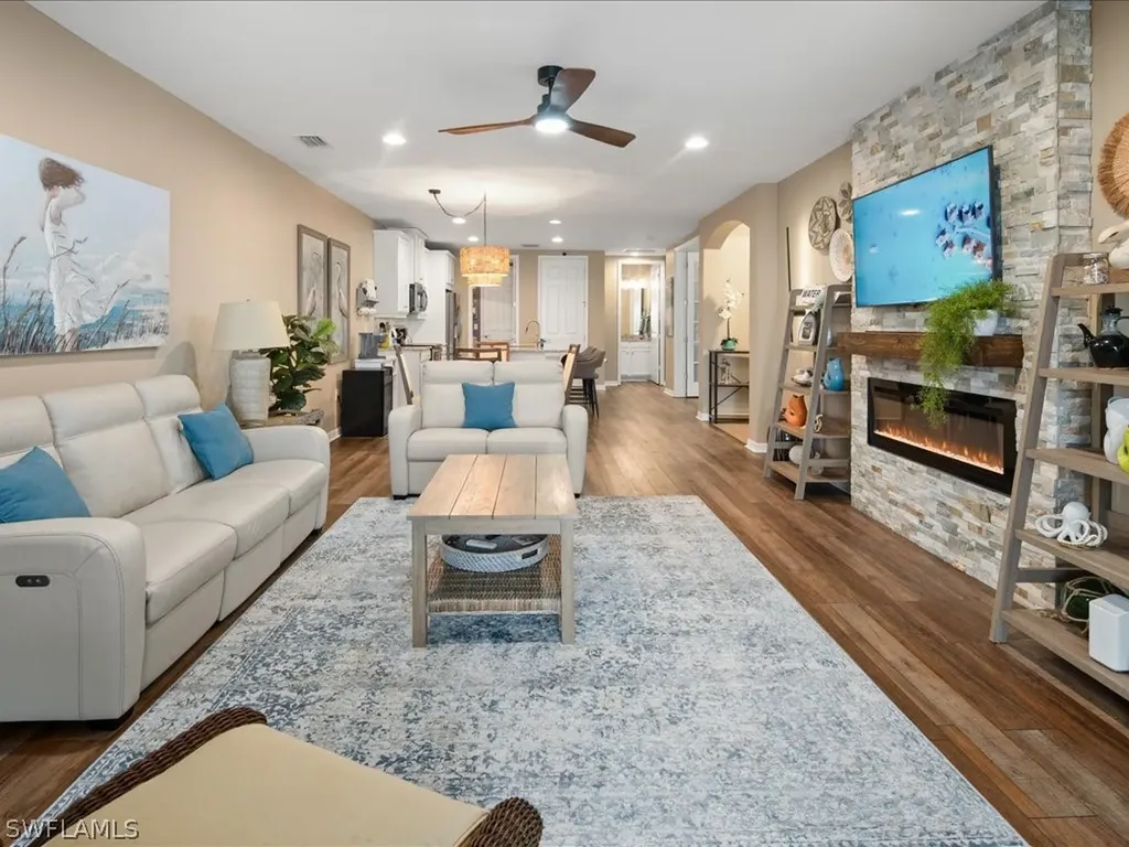 14798 Edgewater Circle Naples FL 34114