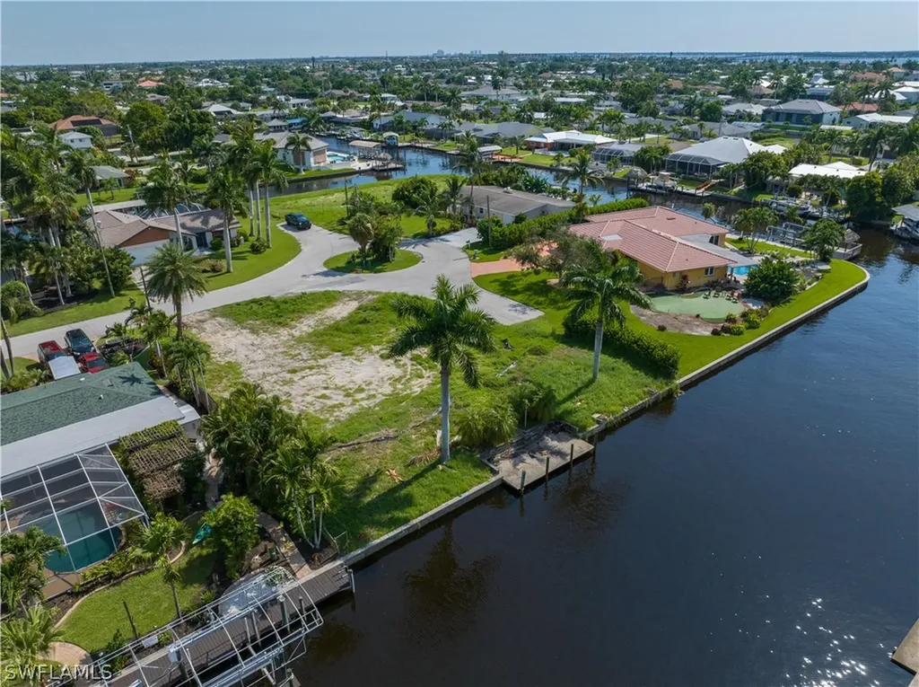 846 Montclaire Court Cape Coral FL 33904
