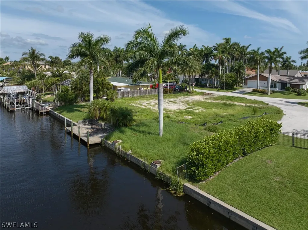 846 Montclaire Court Cape Coral FL 33904