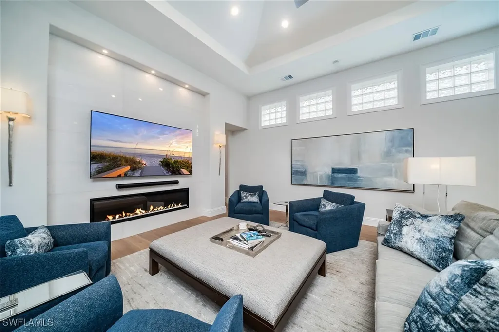 Naples FL, 5174 Kensington High Street