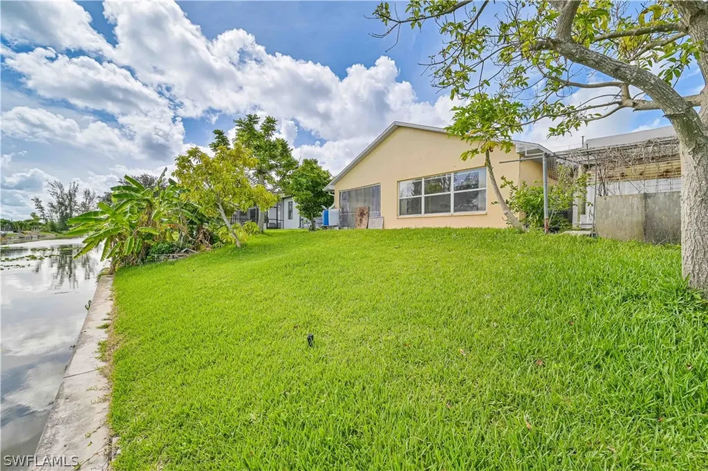 163 SE 16th Street Cape Coral FL 33990