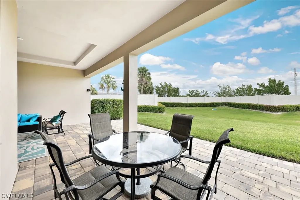 3616 Sapphire Cove Circle Naples FL 34114