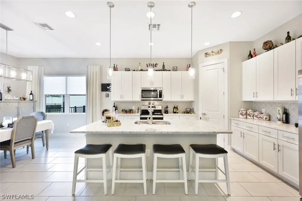 3616 Sapphire Cove Circle Naples FL 34114