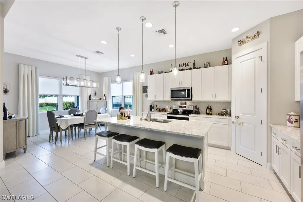 3616 Sapphire Cove Circle Naples FL 34114