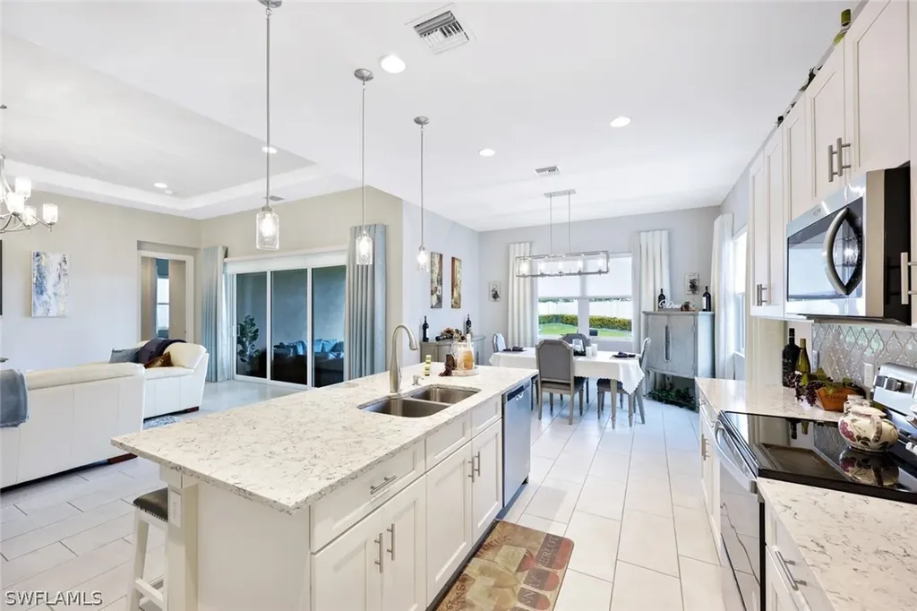 3616 Sapphire Cove Circle Naples FL 34114