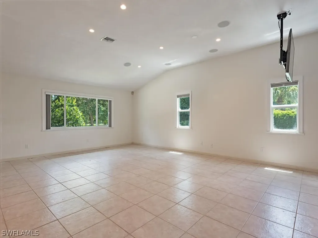 4660 7th Avenue NW Naples FL 34119