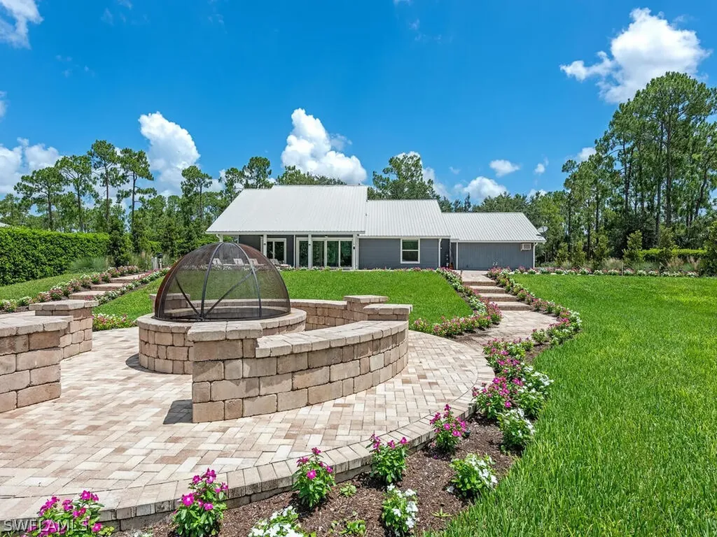 4660 7th Avenue NW Naples FL 34119