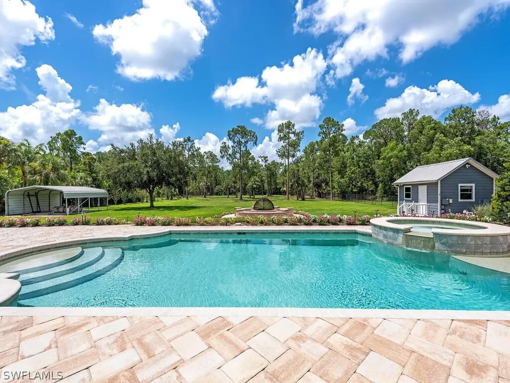 4660 7th Avenue NW Naples FL 34119