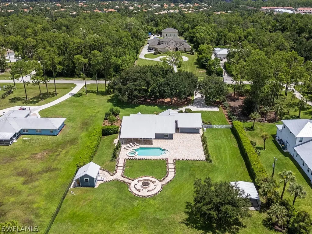 4660 7th Avenue NW Naples FL 34119