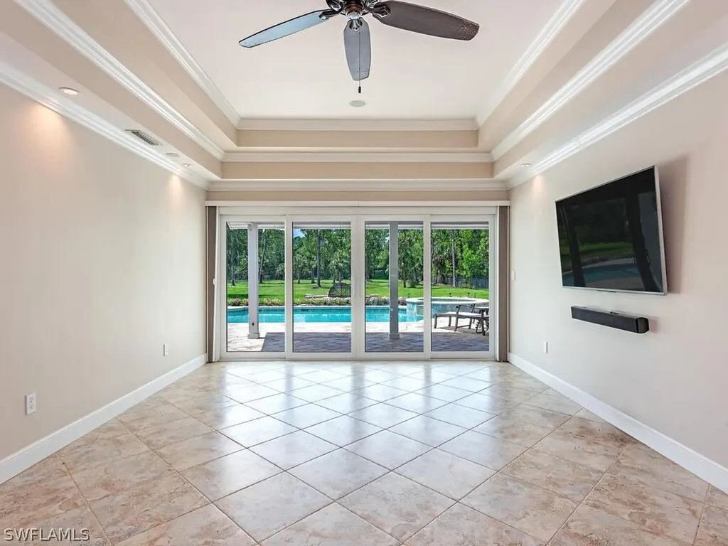 4660 7th Avenue NW Naples FL 34119