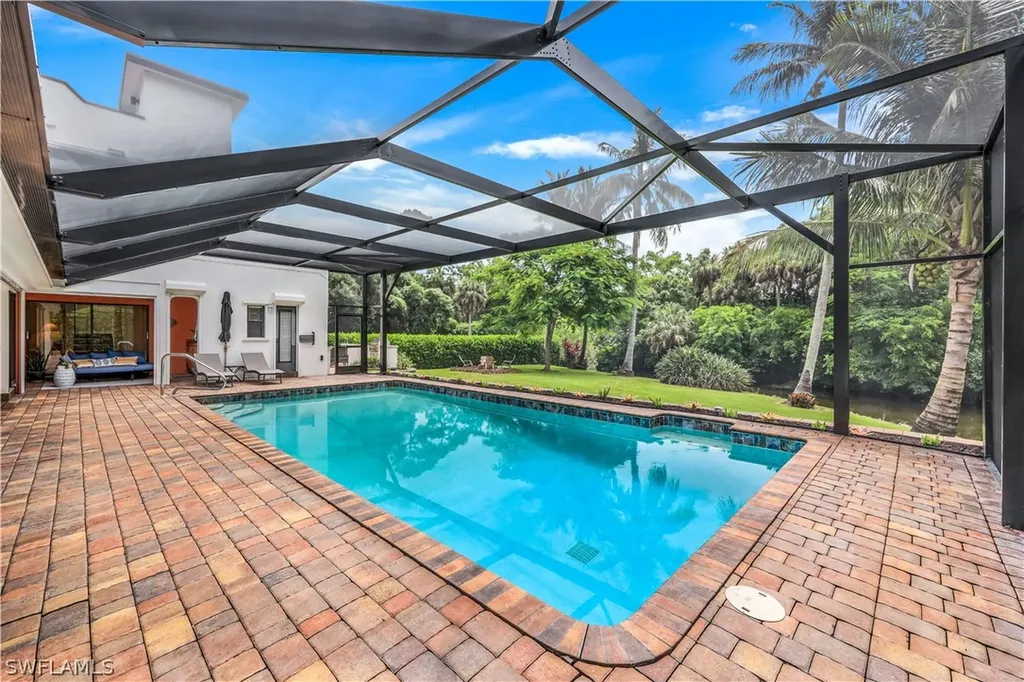 152 Oakwood Drive Naples FL 34110