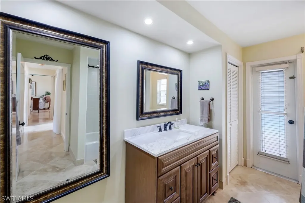152 Oakwood Drive Naples FL 34110