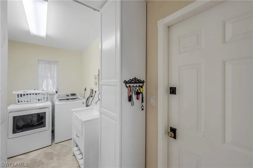 152 Oakwood Drive Naples FL 34110