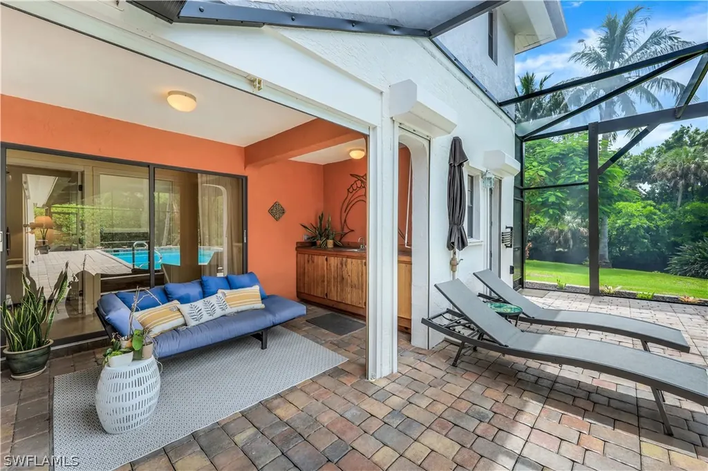 152 Oakwood Drive Naples FL 34110