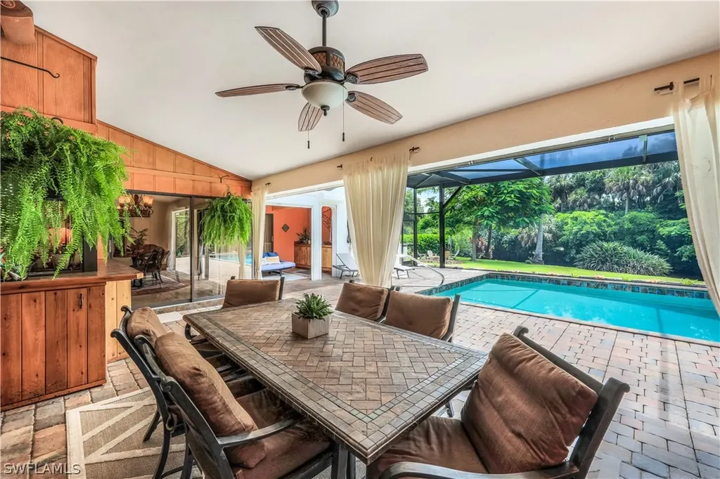 152 Oakwood Drive Naples FL 34110