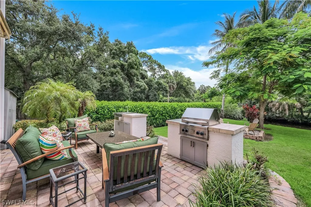 152 Oakwood Drive Naples FL 34110