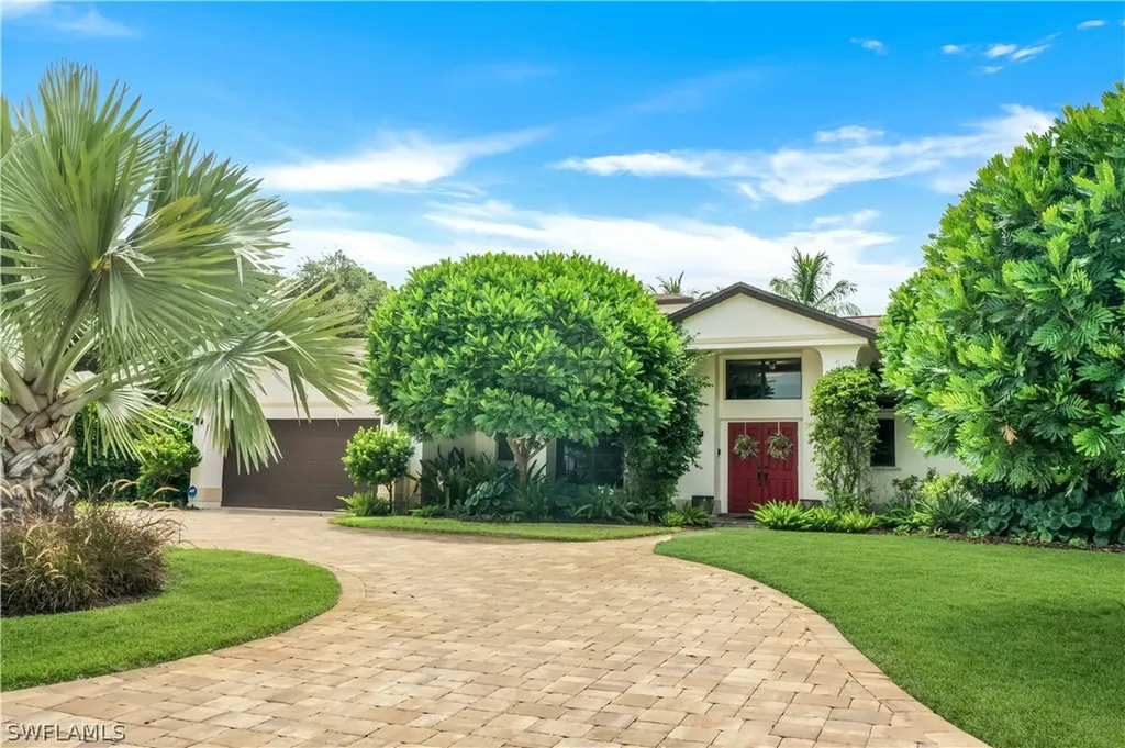 152 Oakwood Drive Naples FL 34110