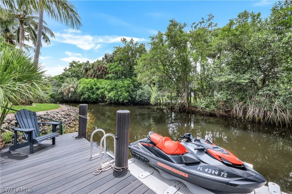 152 Oakwood Drive Naples FL 34110
