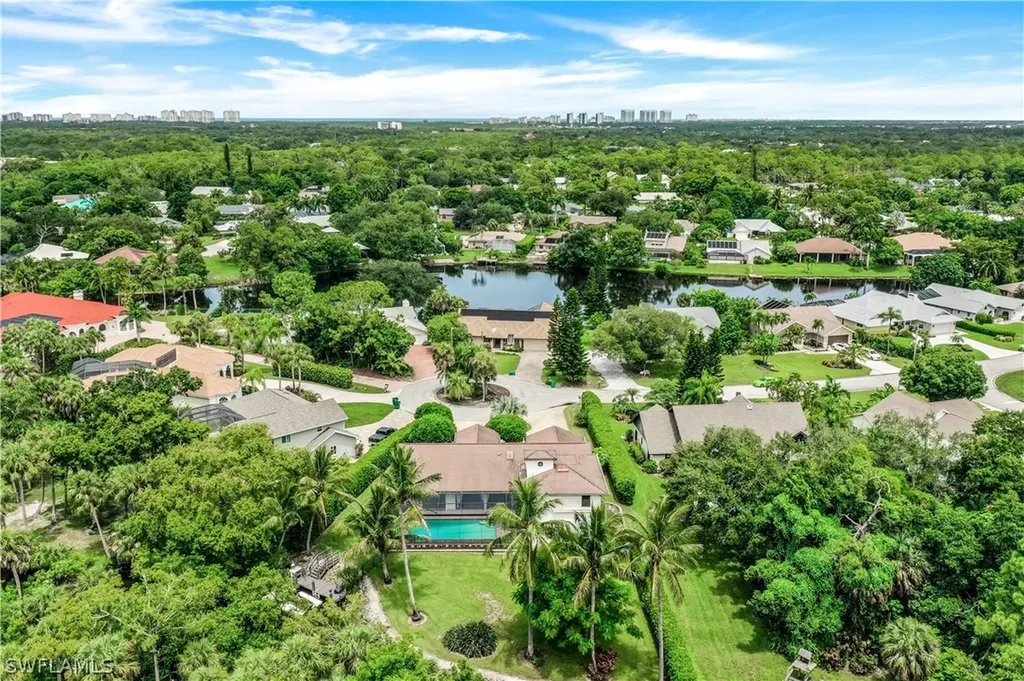 152 Oakwood Drive Naples FL 34110