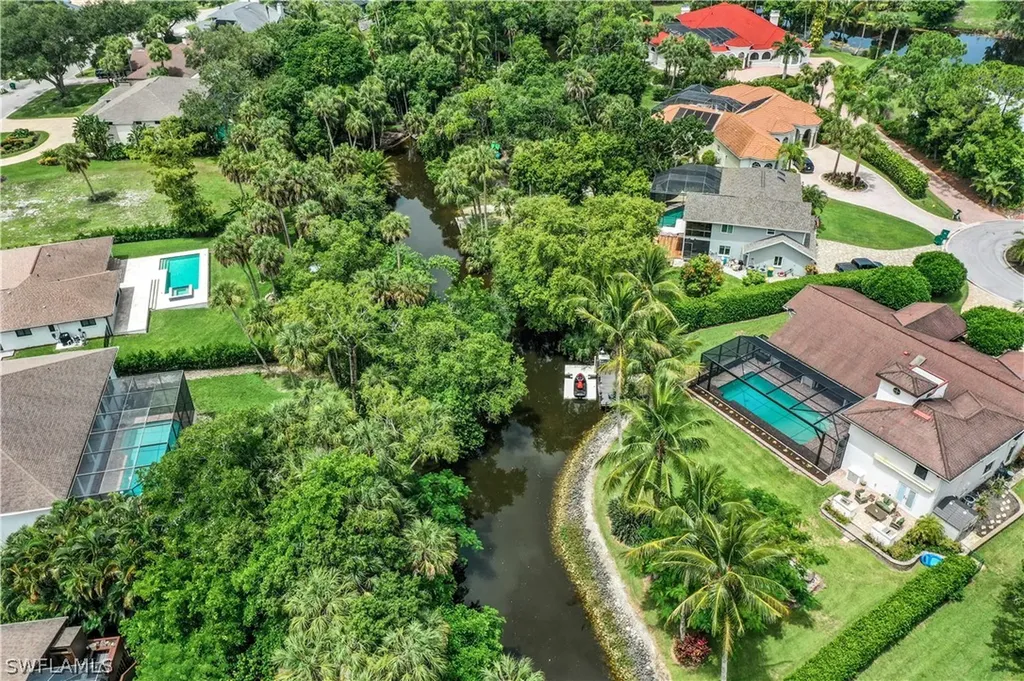 152 Oakwood Drive Naples FL 34110