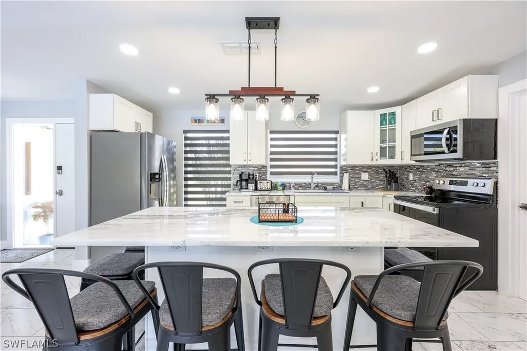3505 SE 16th Place Cape Coral FL 33904