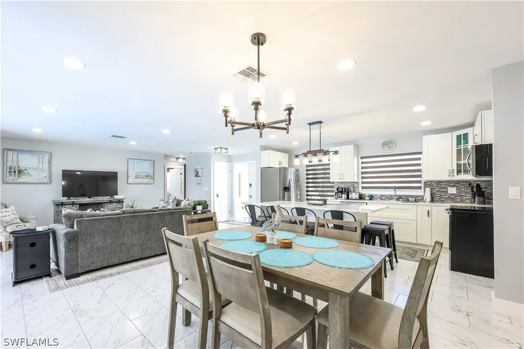 3505 SE 16th Place Cape Coral FL 33904