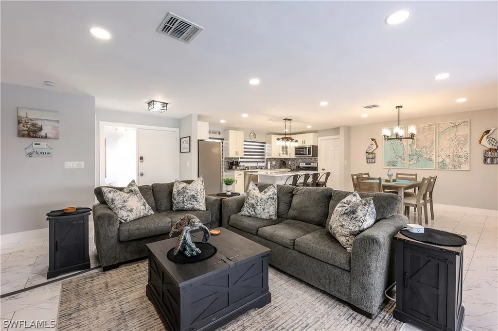 3505 SE 16th Place Cape Coral FL 33904