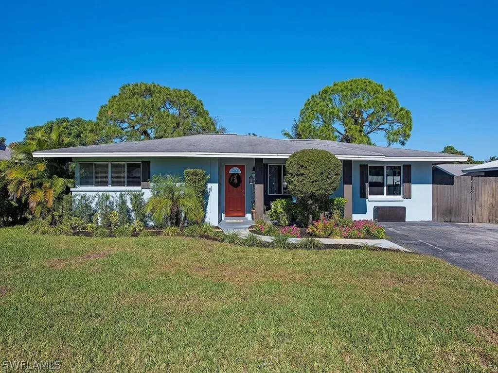 1075 Wisconsin Drive Naples FL 34103