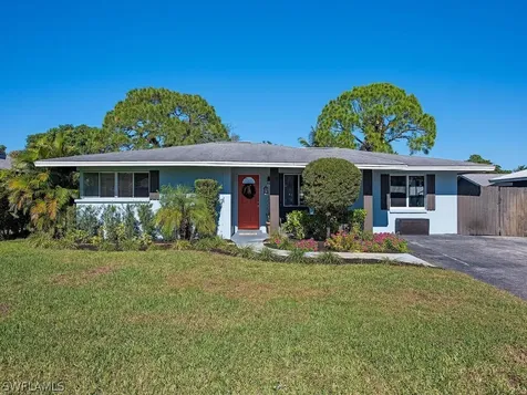 1075 Wisconsin Drive Naples FL 34103