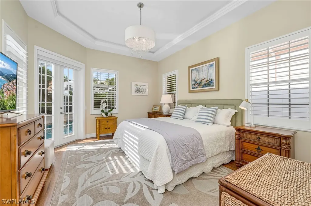 255 2nd Avenue N Naples FL 34102