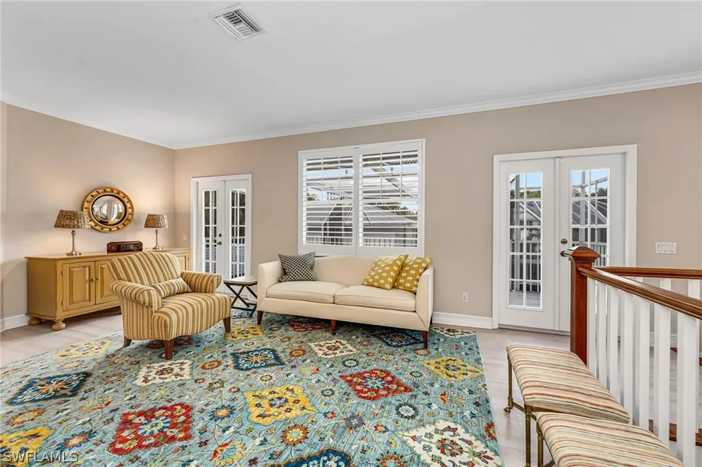 255 2nd Avenue N Naples FL 34102
