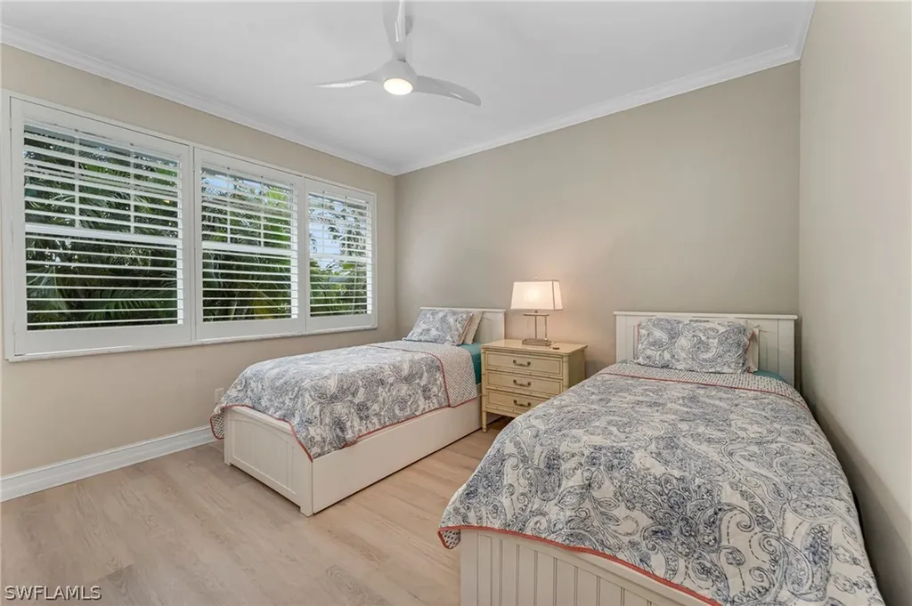 255 2nd Avenue N Naples FL 34102