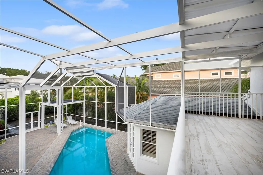 255 2nd Avenue N Naples FL 34102