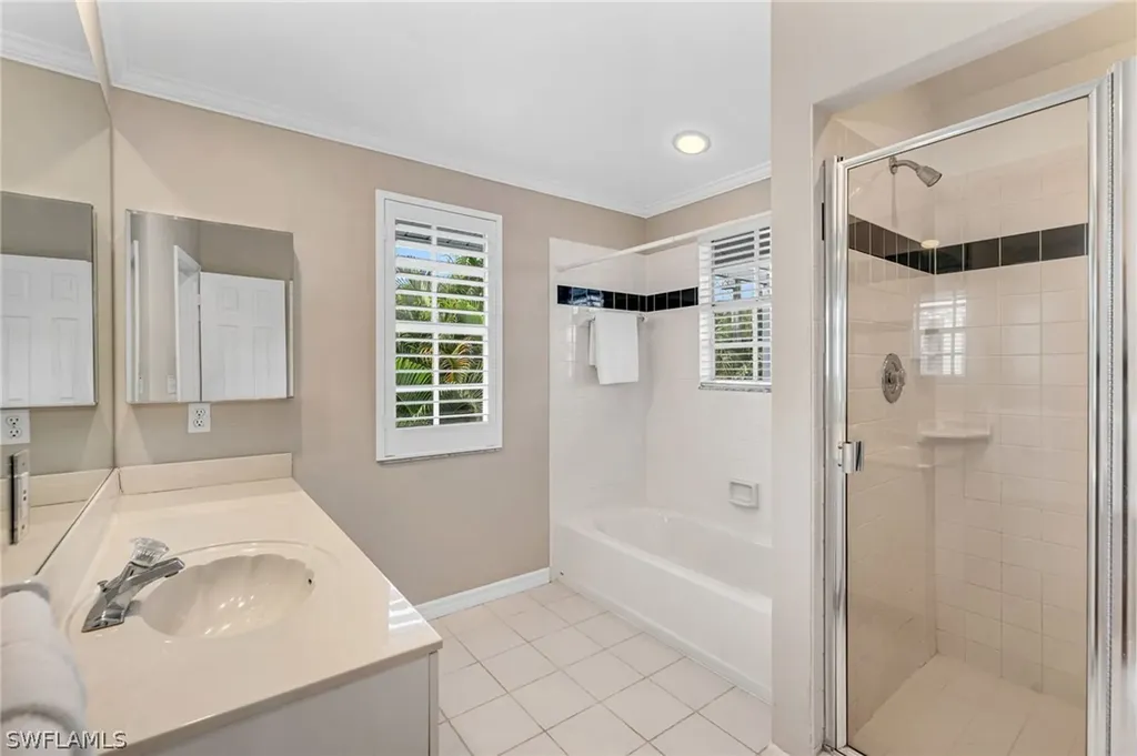 255 2nd Avenue N Naples FL 34102