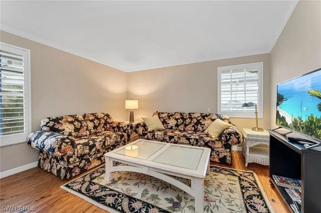 255 2nd Avenue N Naples FL 34102