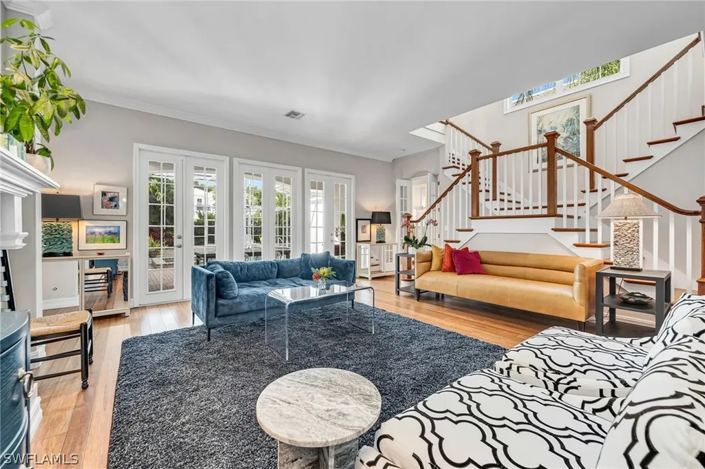 255 2nd Avenue N Naples FL 34102