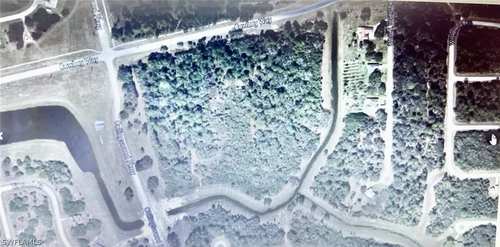 E Cowboy Way Labelle FL 33935