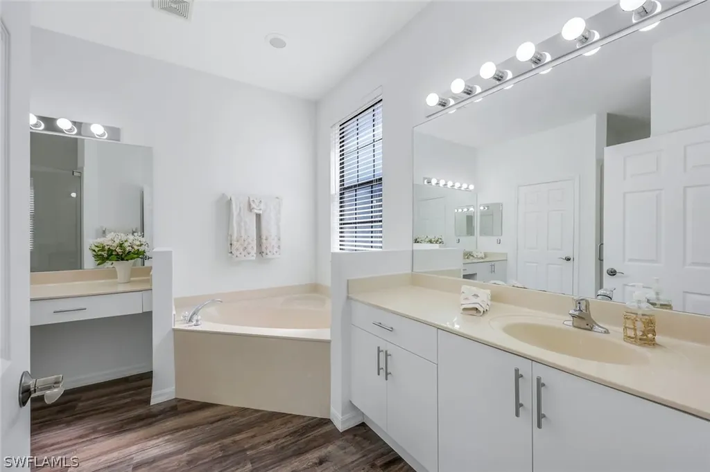 15462 Summit Place Circle Naples FL 34119