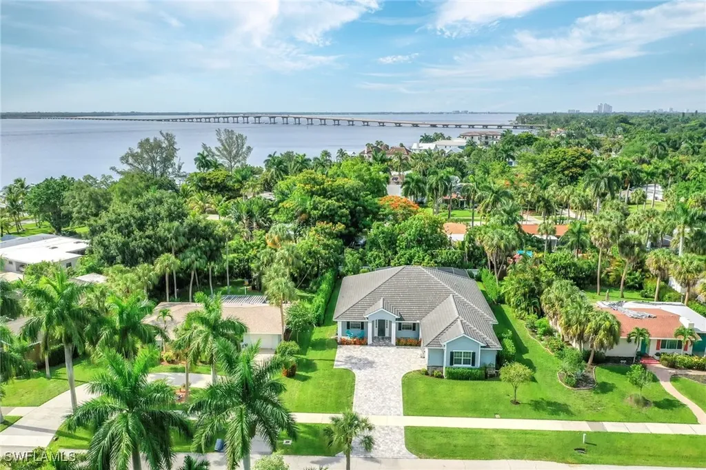 1221 La Faunce Way Fort Myers FL 33919