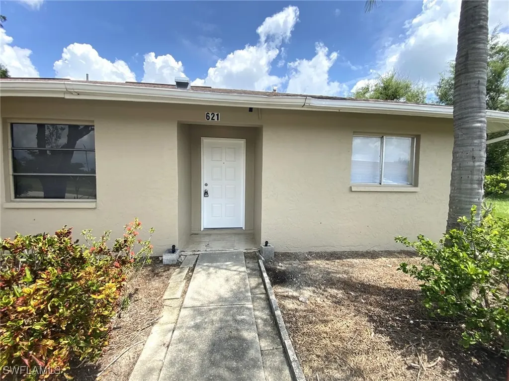 621 SW 3rd Street Cape Coral FL 33991