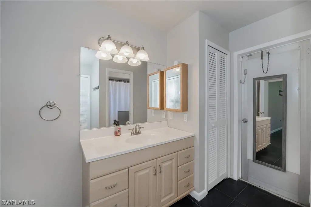 2514 Retunda Parkway W Cape Coral FL 33904