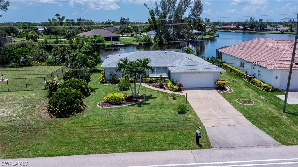 2514 Retunda Parkway W Cape Coral FL 33904