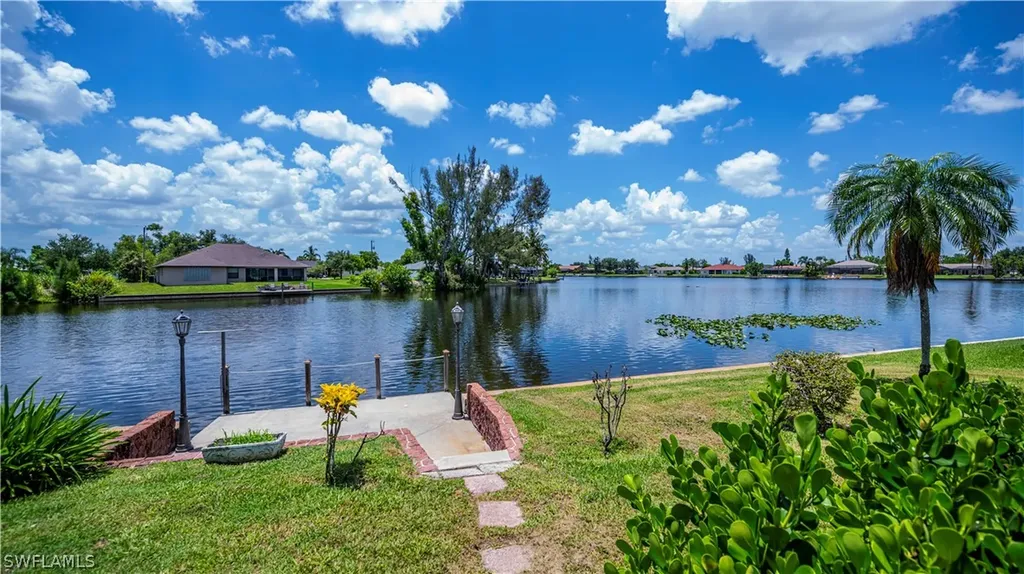 2514 Retunda Parkway W Cape Coral FL 33904