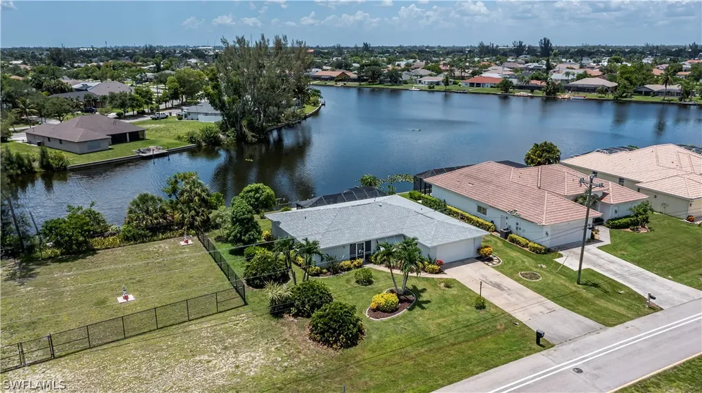 2514 Retunda Parkway W Cape Coral FL 33904
