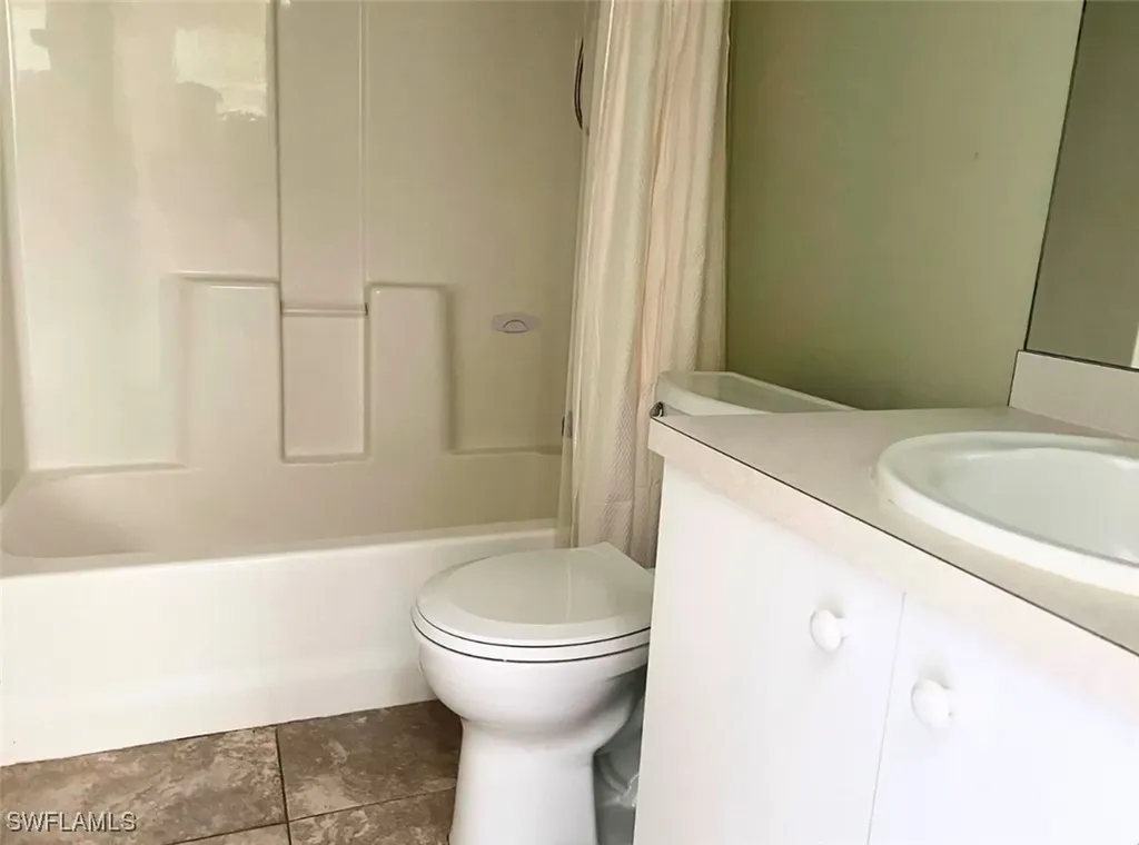 2810 6th Avenue NE Naples FL 34120