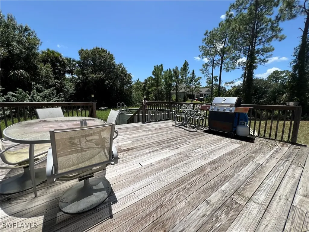 2810 6th Avenue NE Naples FL 34120