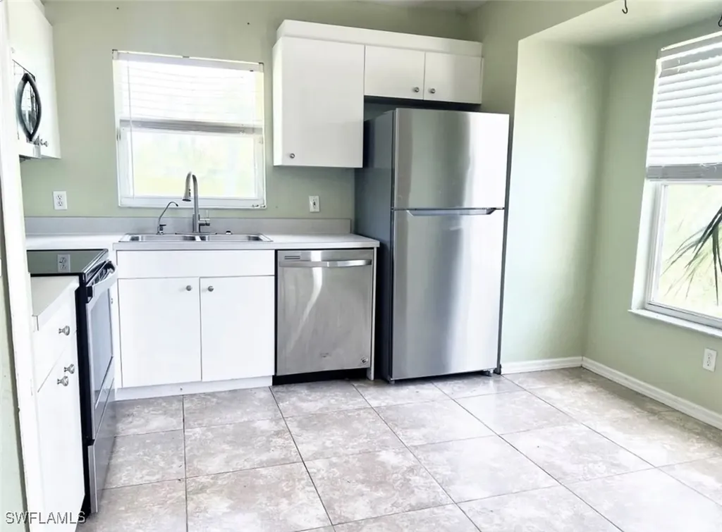 2810 6th Avenue NE Naples FL 34120