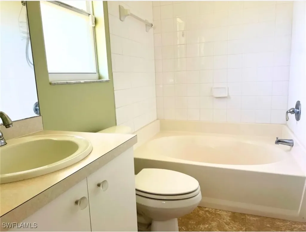 2810 6th Avenue NE Naples FL 34120